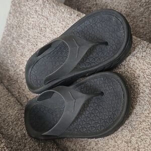 Hoka flip flops, Womens 9/Mens 7, Black